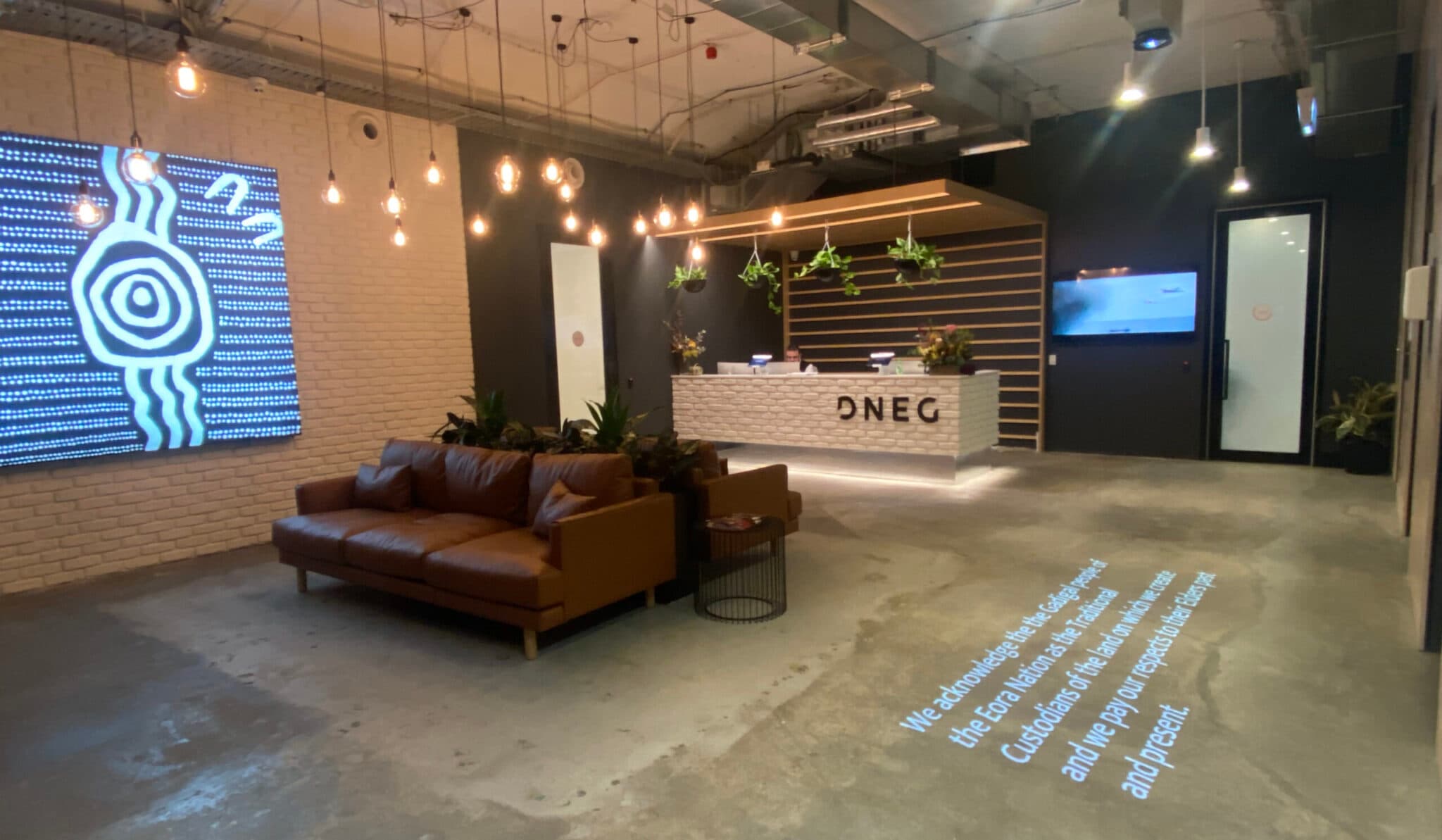 NOUS RECONNAISSONS LES PROPRIÉTAIRES TRADITIONNELS ET LES GARDIENS DES TERRES OÙ DNEG OPÈRE.